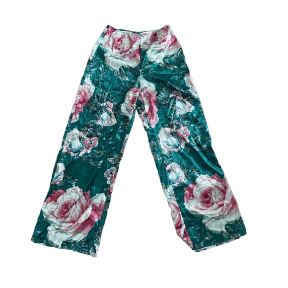 Satin-like Green Pants with Pink Flowers. Medium - Picture 1 of 1